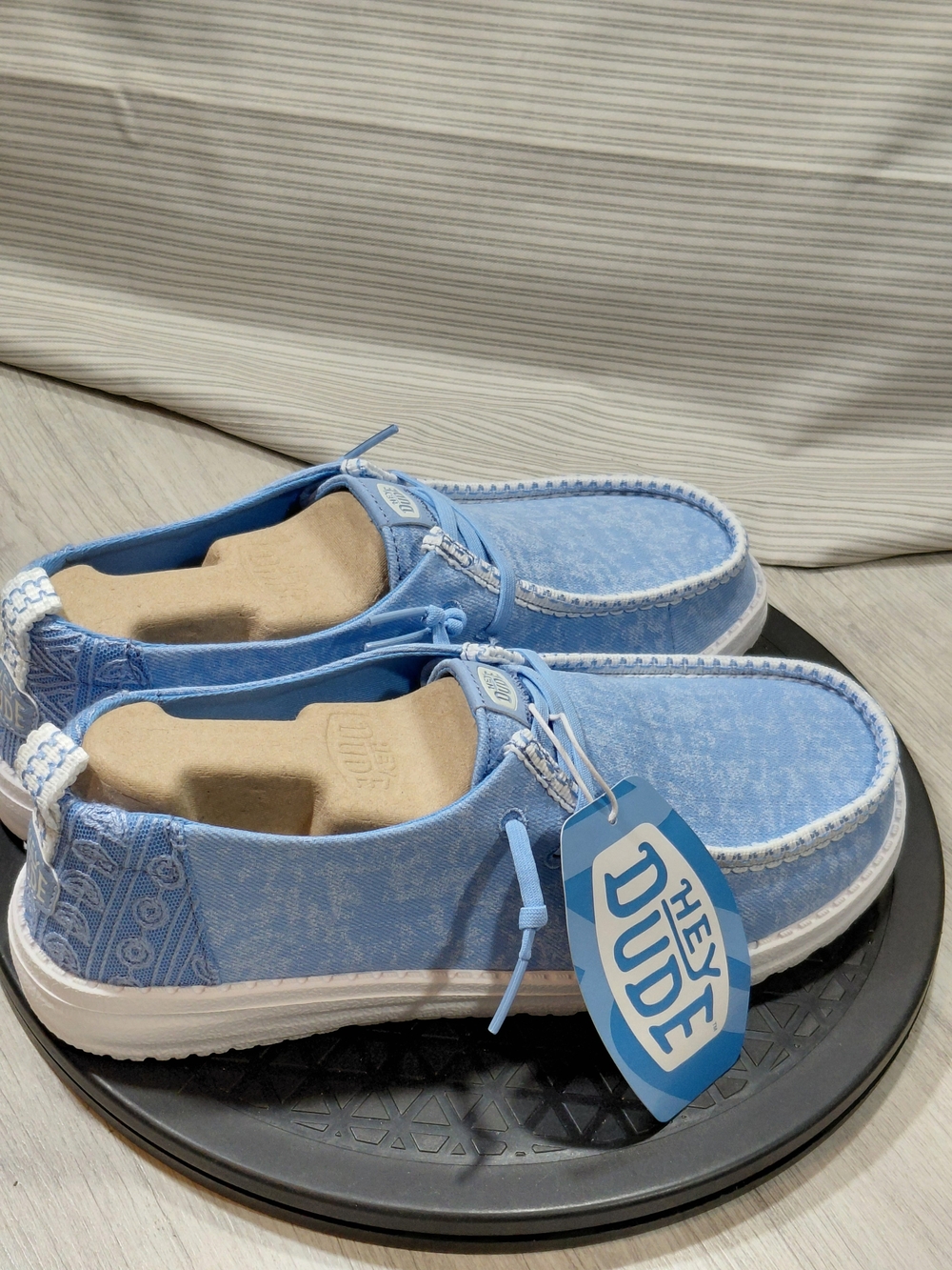 NWT Hey Dude Womens Wendy Surf Wash Blue White Denim Canvas Casual Comfort W8 - Picture 2 of 16
